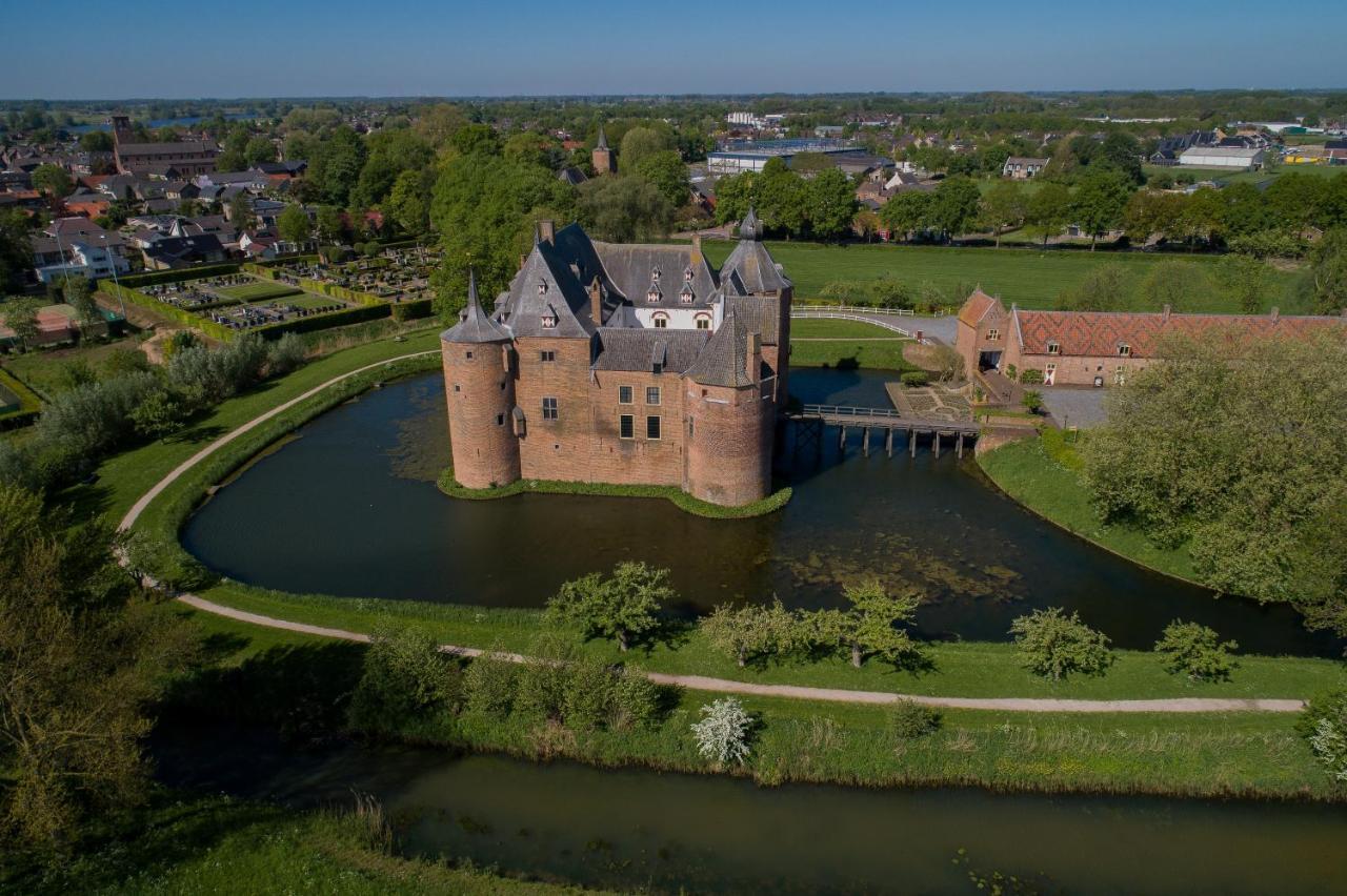 B&B Kasteel Ammersoyen Ammerzoden Exterior photo